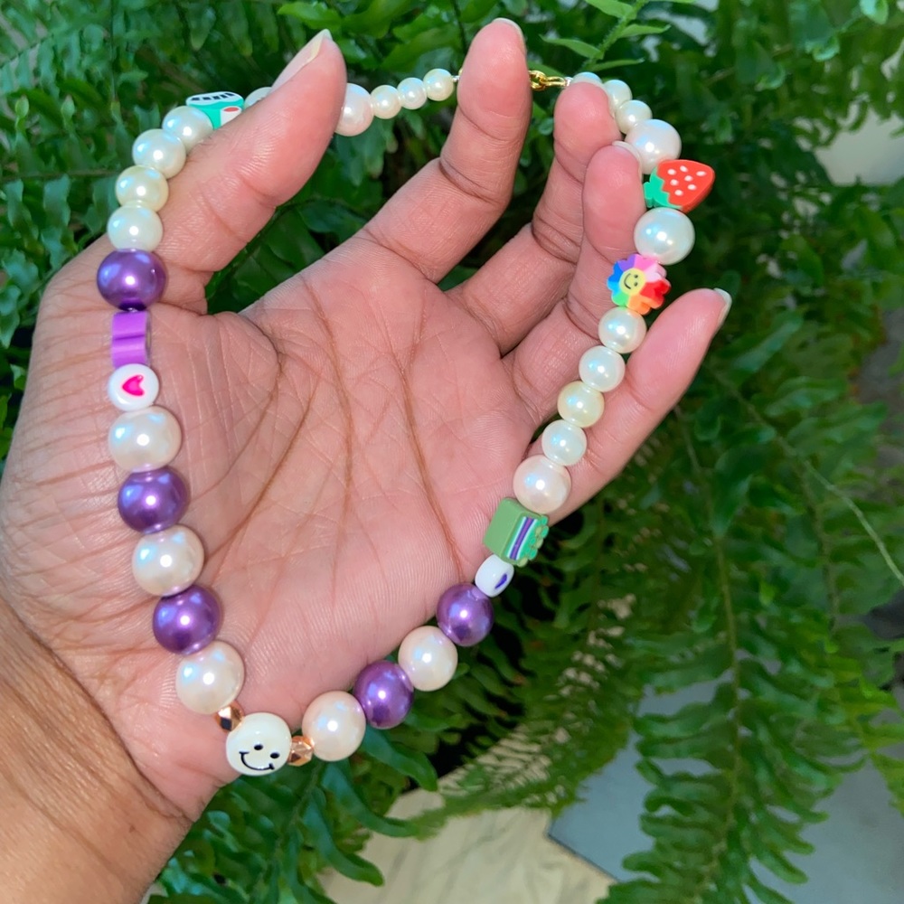 Handmade 90’s Y2K Inspired Beaded Necklace - Picture 3 of 9